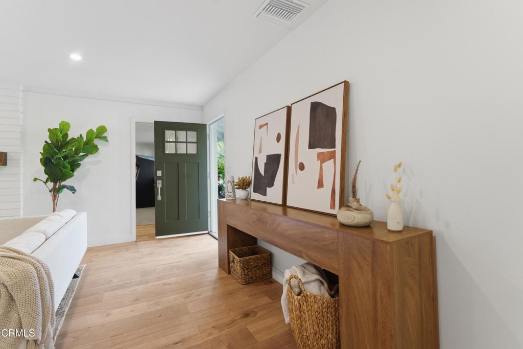 22718 Cantlay Street Property Photo 20