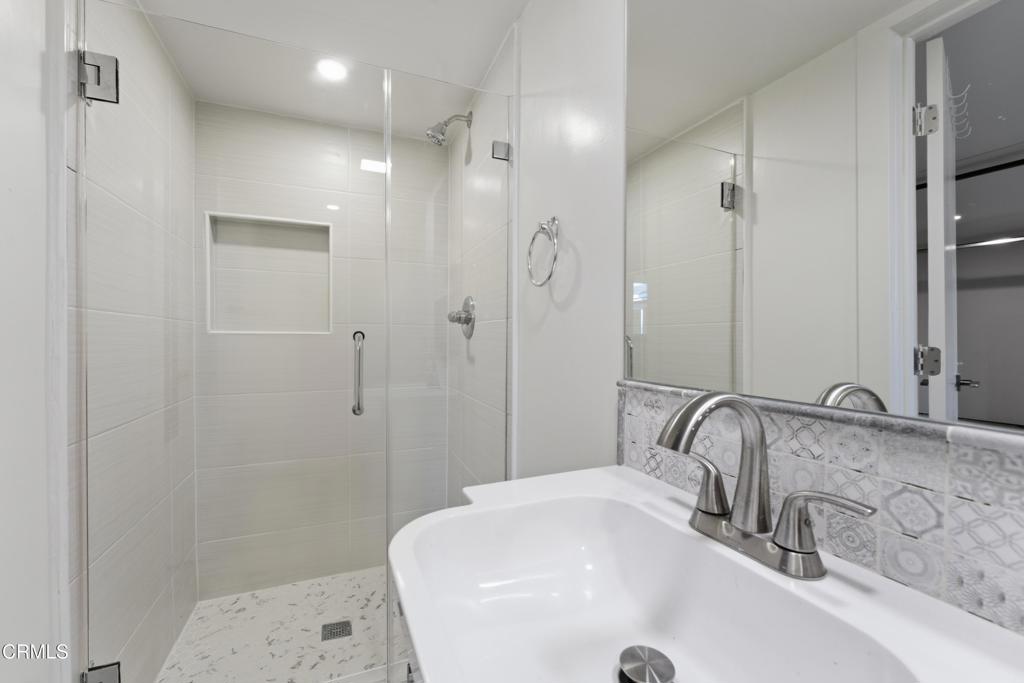 22718 Cantlay Street Property Photo 27