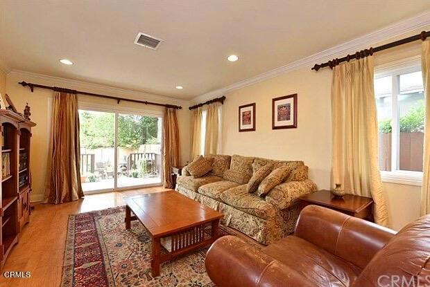 1736 Vistillas Road Property Photo 9