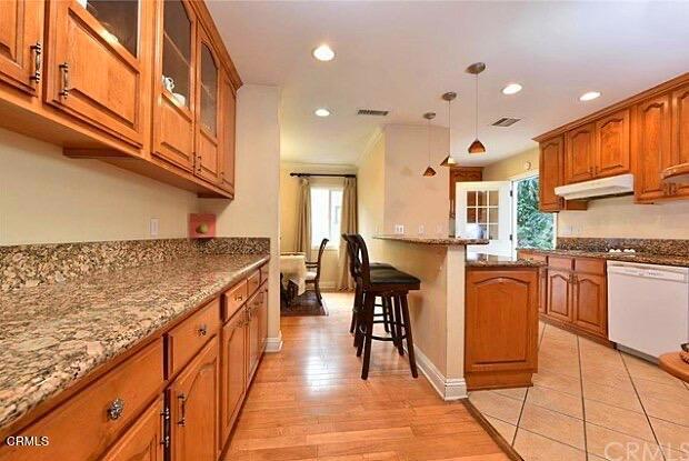 1736 Vistillas Road Property Photo 10
