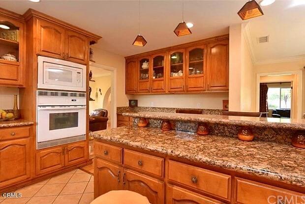 1736 Vistillas Road Property Photo 12