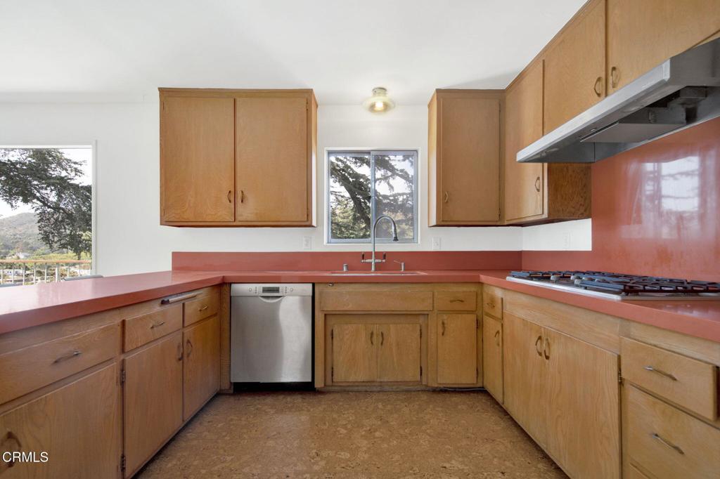 1827 Oak Tree Drive Property Photo 6