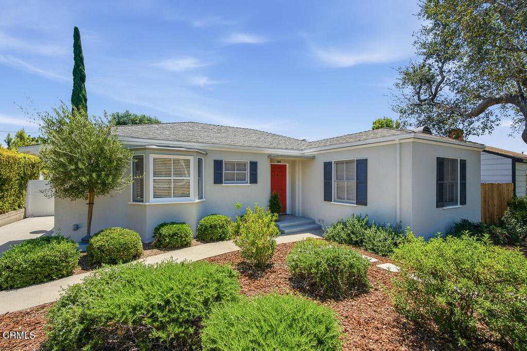 1010 Roxbury Drive Property Photo 1