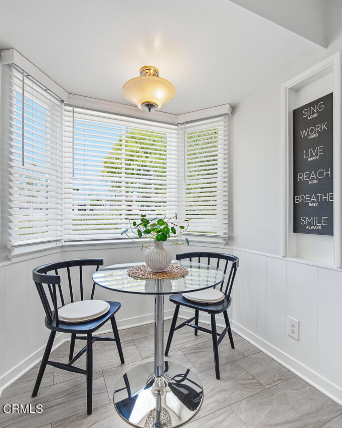 1010 Roxbury Drive Property Photo 11