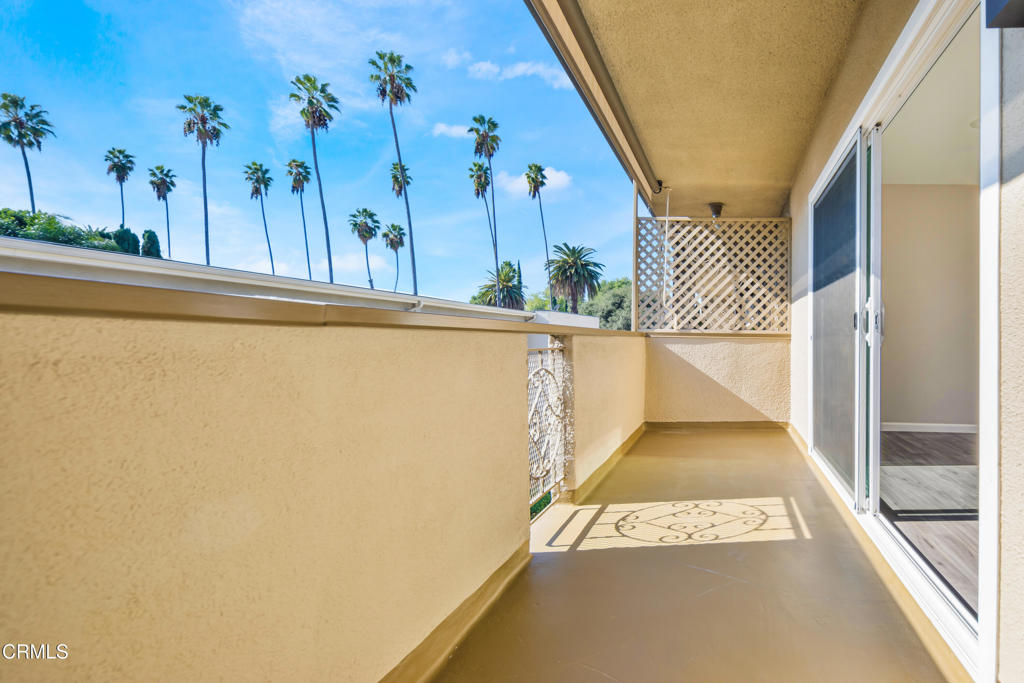 580 N Los Robles Avenue 11 Property Photo 2