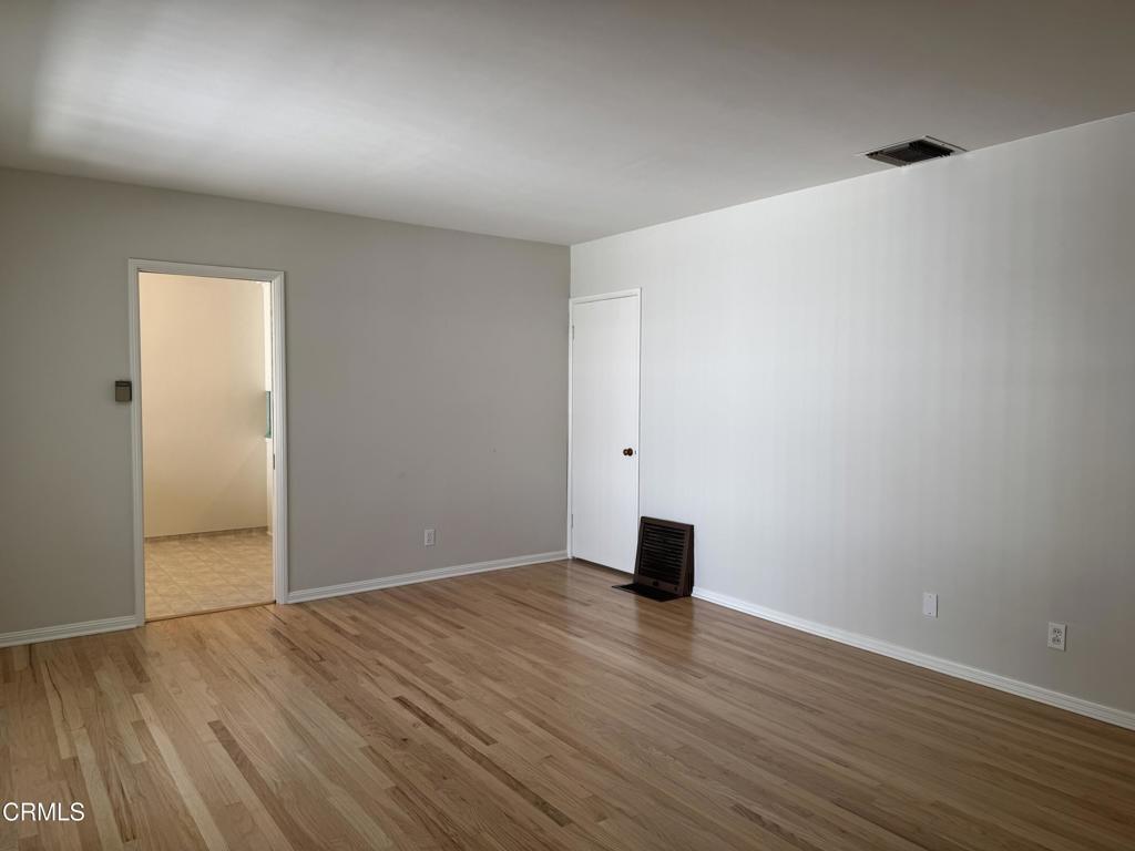 514 Linwood Avenue B Property Photo 8