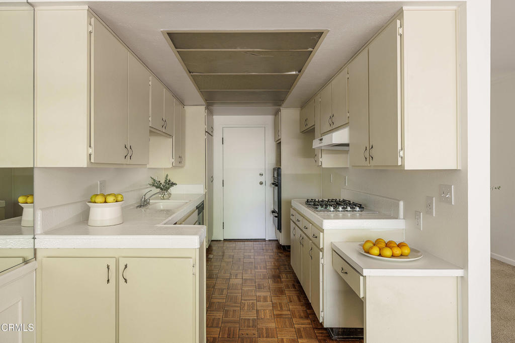 266 S Madison Avenue 308 Property Photo 7