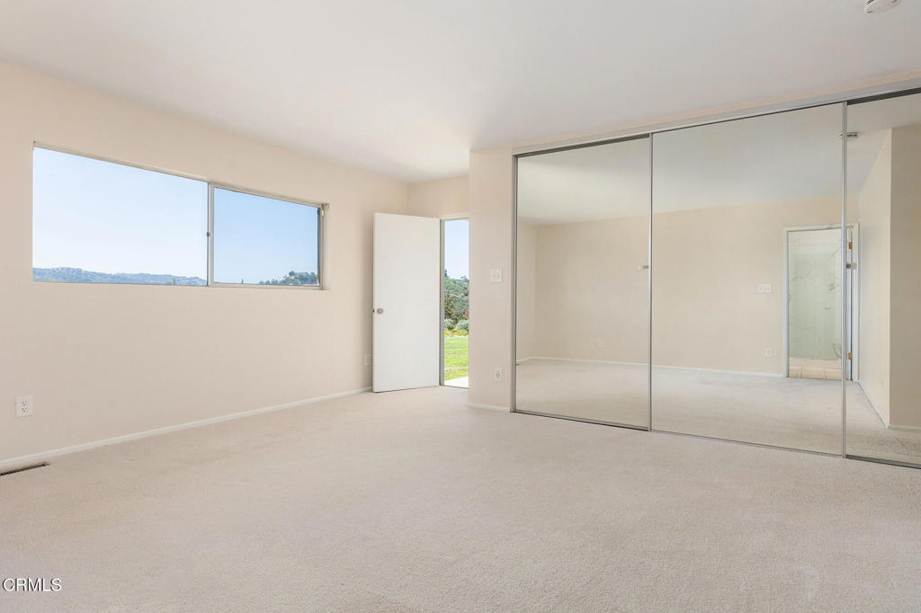 2075 Linda Flora Drive Property Photo 10
