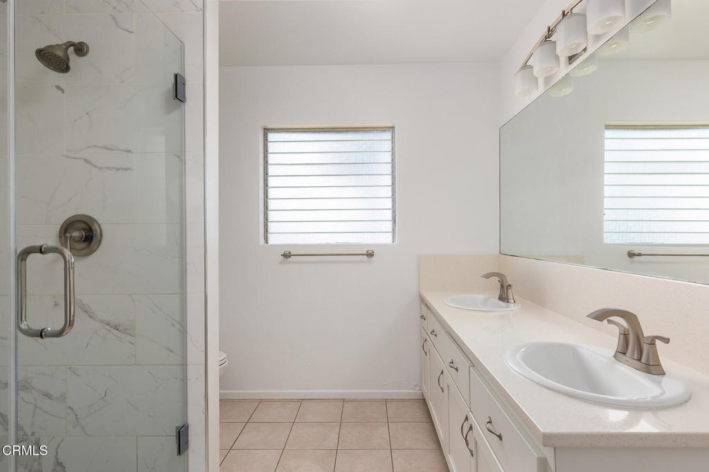 2075 Linda Flora Drive Property Photo 11