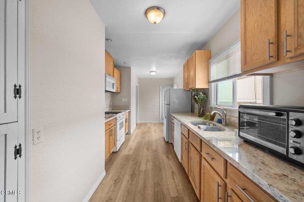 4117 Ocean View Boulevard Property Photo 8
