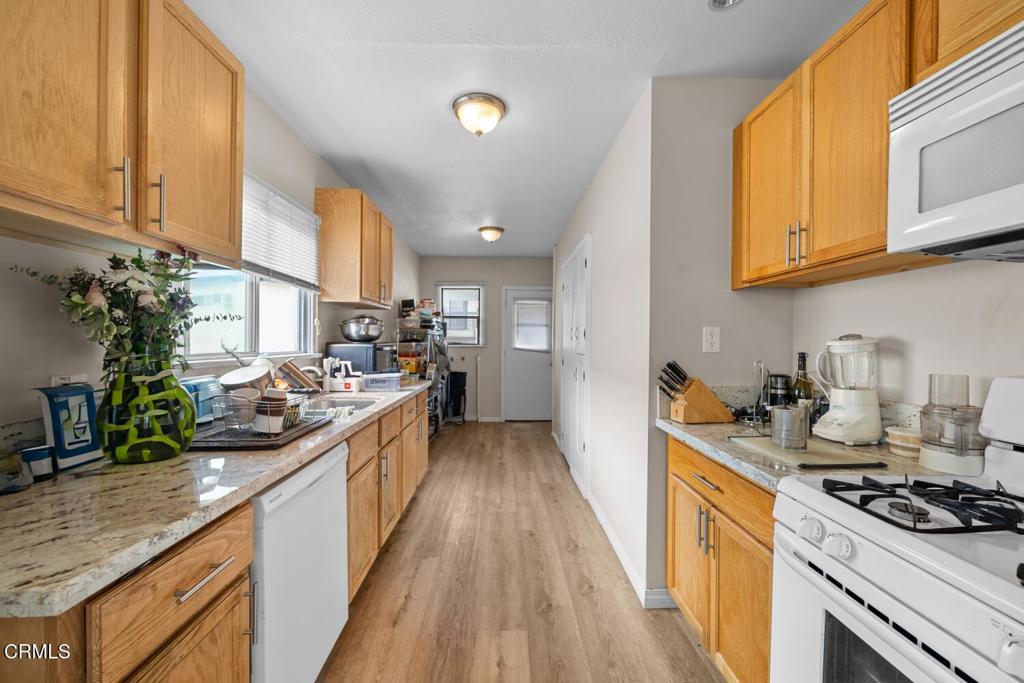 4117 Ocean View Boulevard Property Photo 9