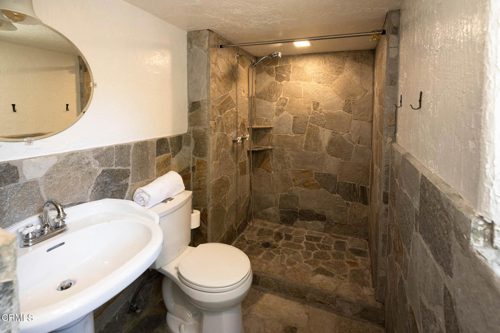 3836 De Longpre Avenue Property Photo 33