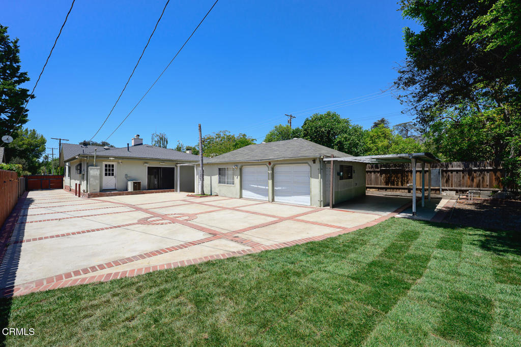 880 N Allen Avenue Property Photo 13