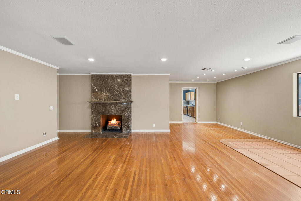 880 N Allen Avenue Property Photo 15