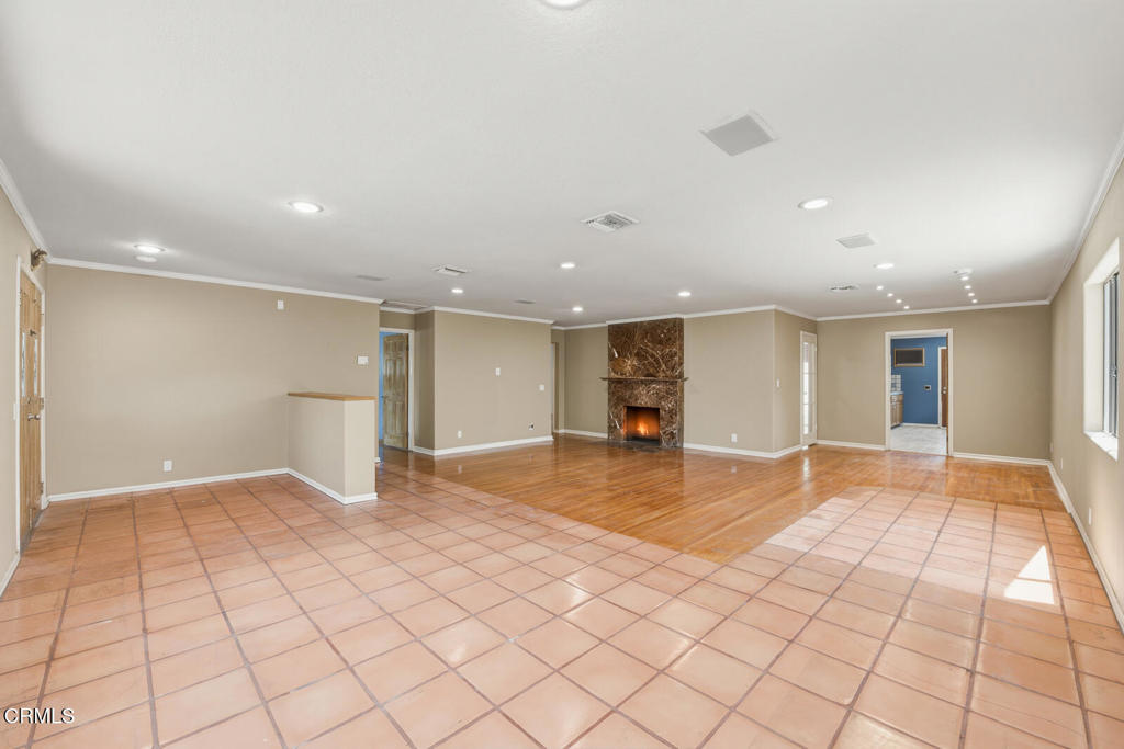 880 N Allen Avenue Property Photo 16