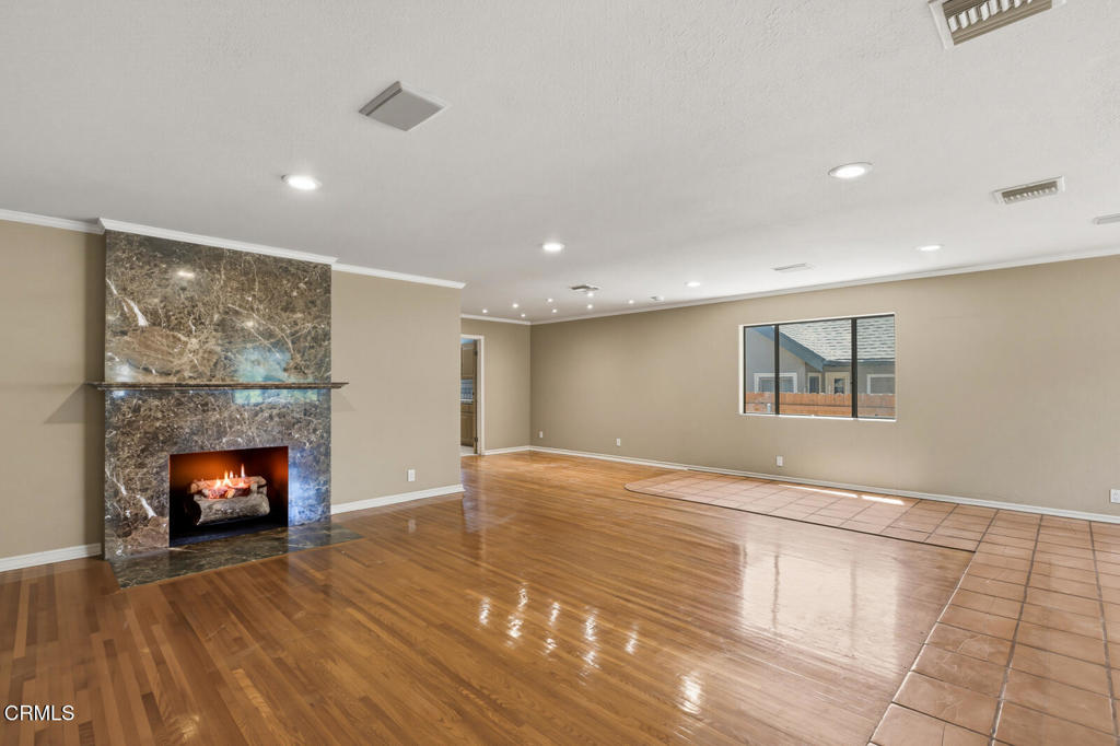 880 N Allen Avenue Property Photo 20