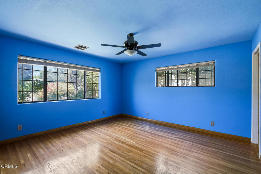 880 N Allen Avenue Property Photo 25