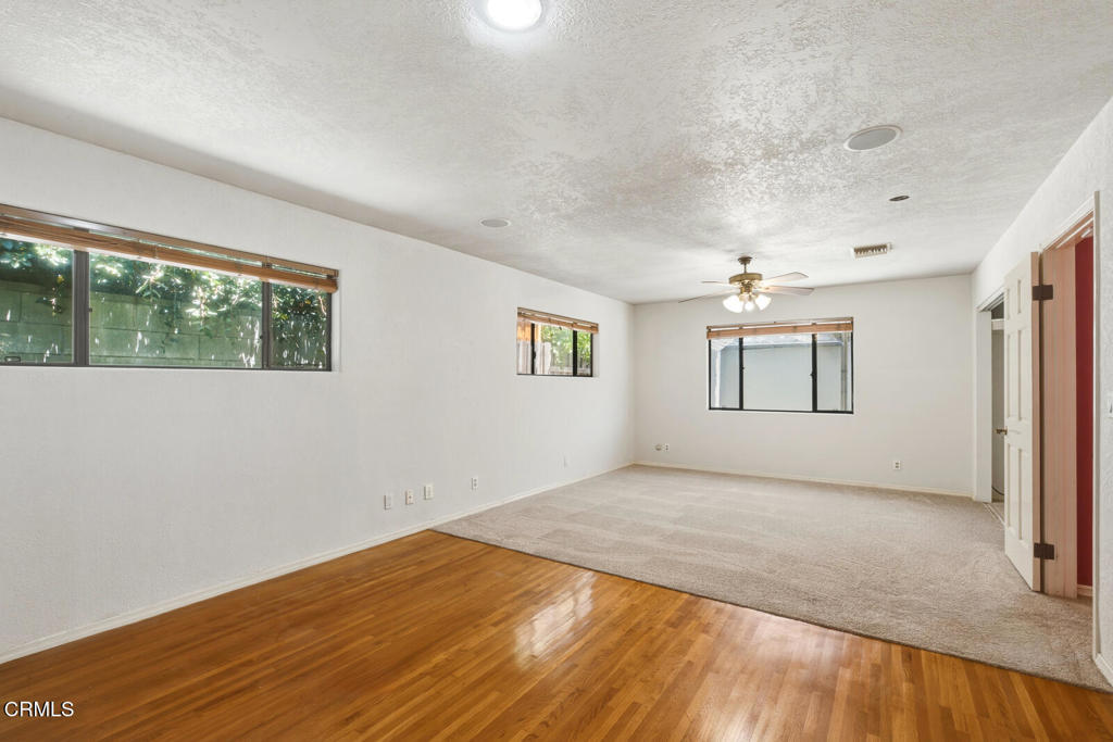 880 N Allen Avenue Property Photo 32