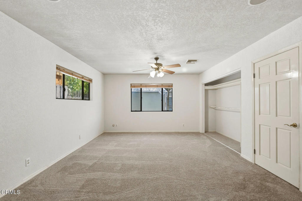 880 N Allen Avenue Property Photo 33