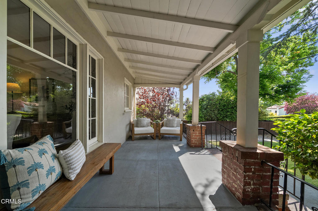 2370 Catherine Road Property Photo 4