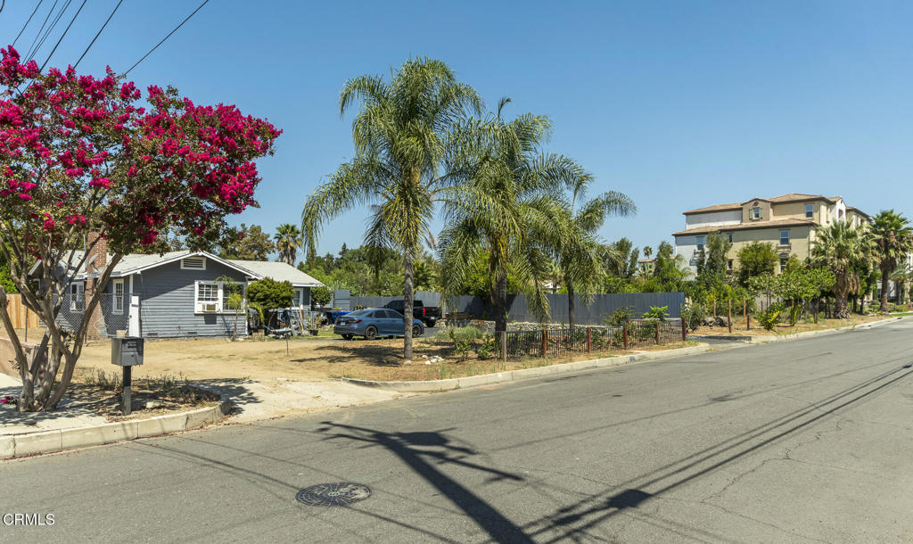 890 S Magnolia Avenue Property Photo 1