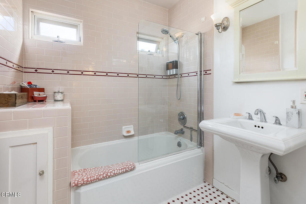 1710 N Catalina Avenue Property Photo 20