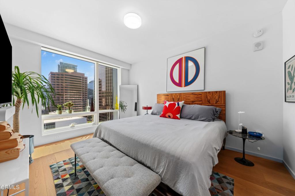 877 Francisco Street 1506 Property Photo 15