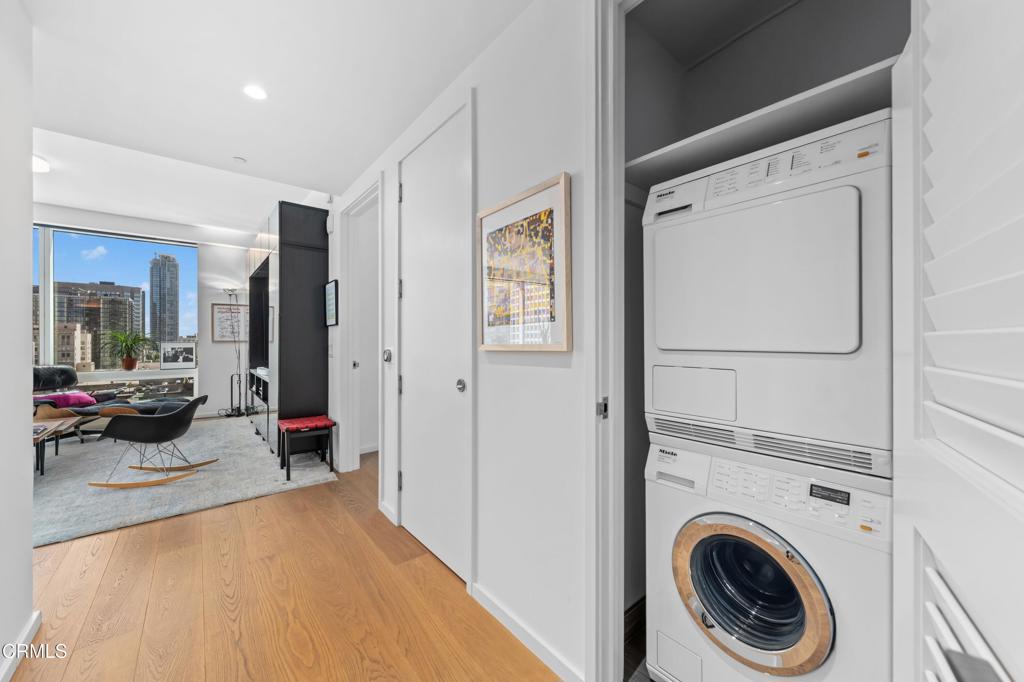 877 Francisco Street 1506 Property Photo 19