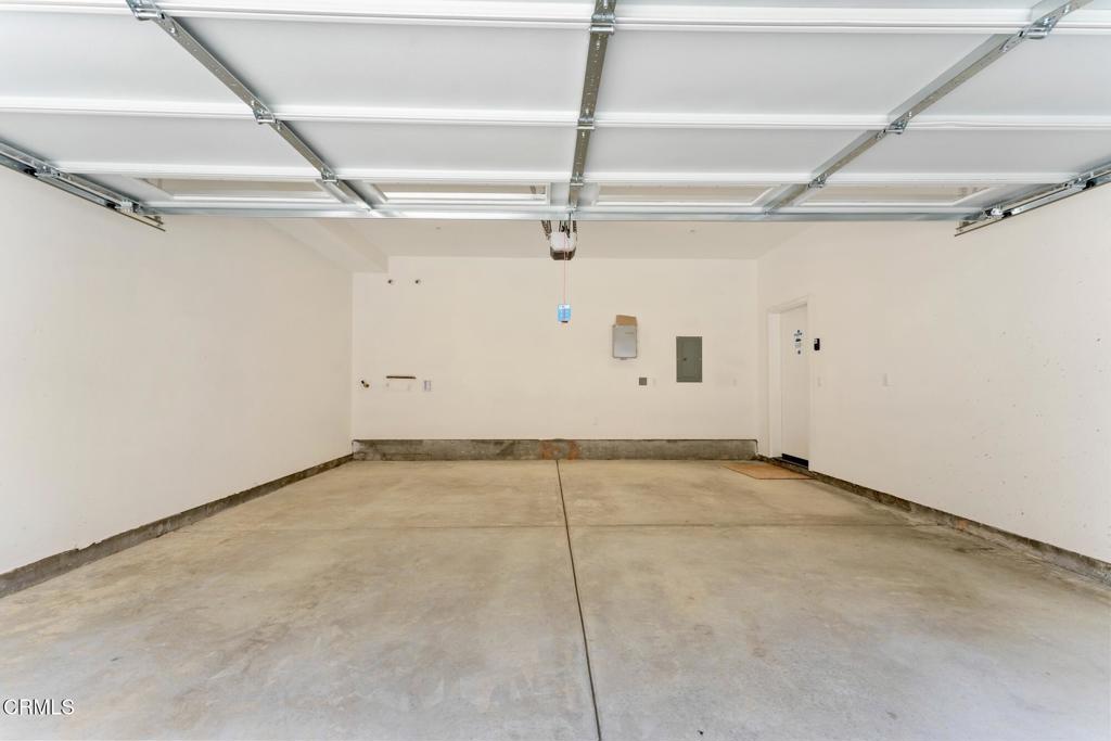 220 E Broadway B Property Photo 36