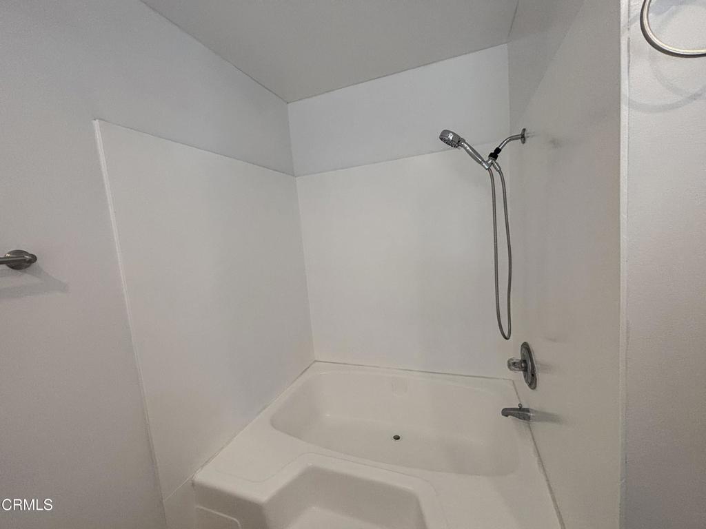 3200 Fairesta Street 5 Property Photo 13