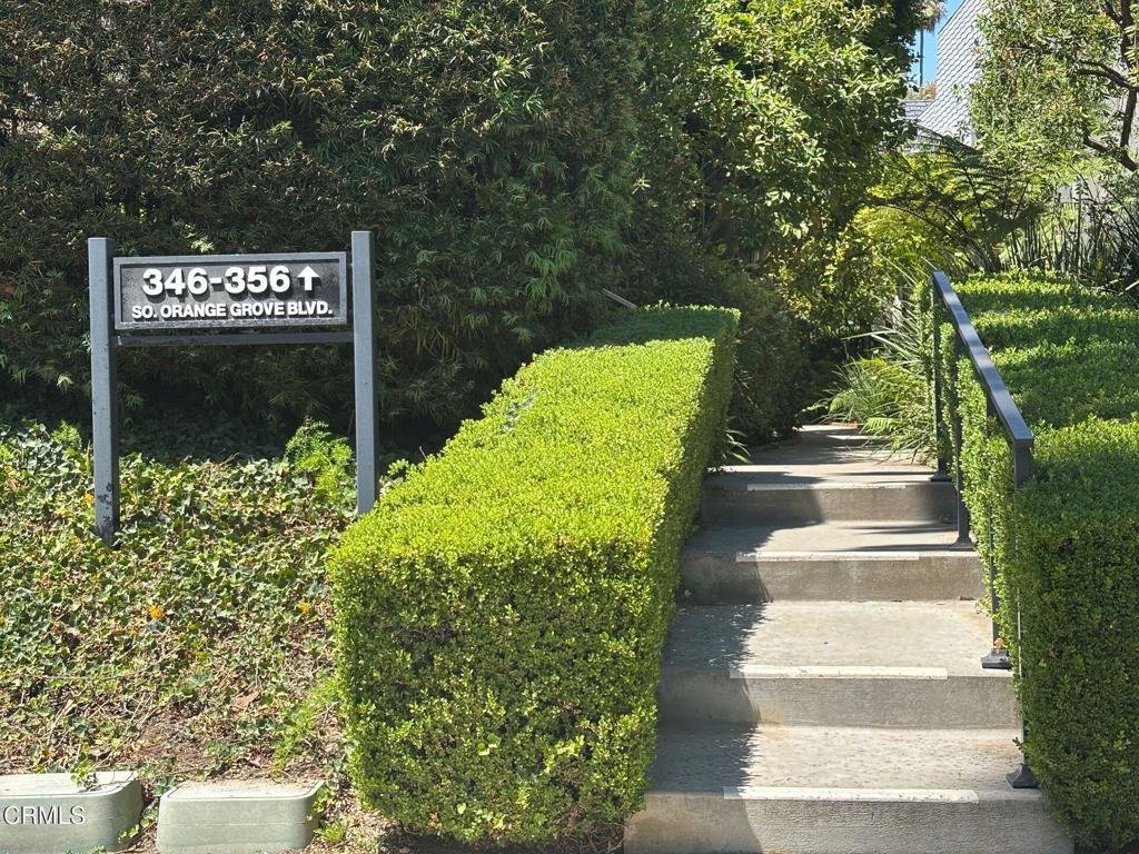 352 S Orange Grove Boulevard Property Photo 2