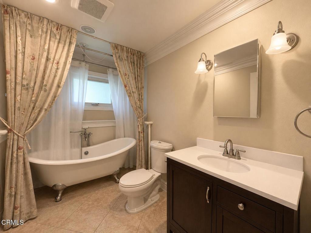 352 S Orange Grove Boulevard Property Photo 16