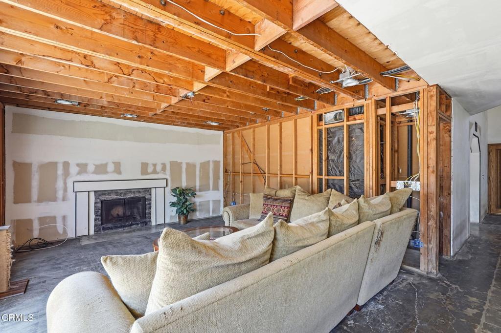1874 Wilson Avenue Property Photo 4