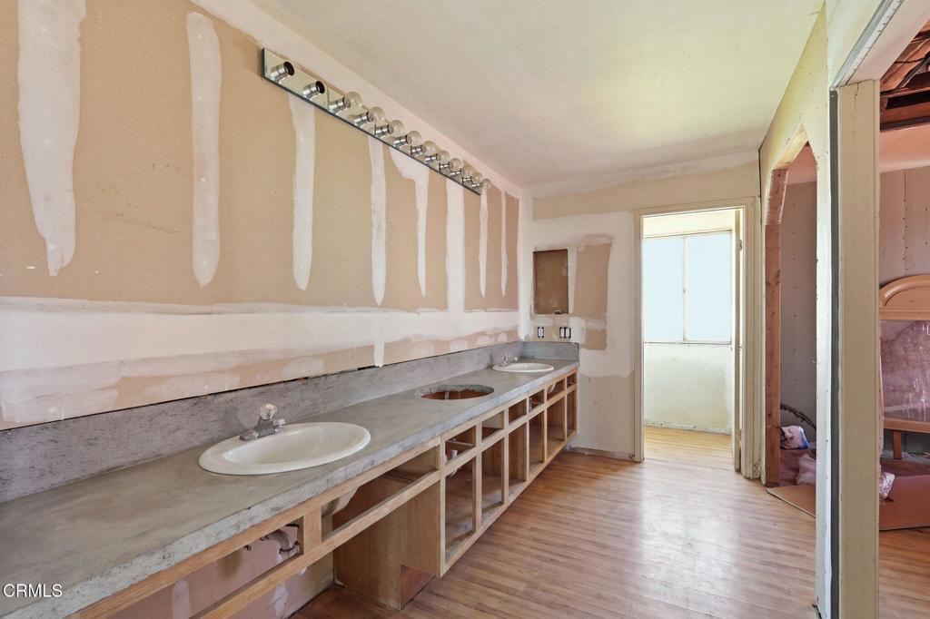 1874 Wilson Avenue Property Photo 26