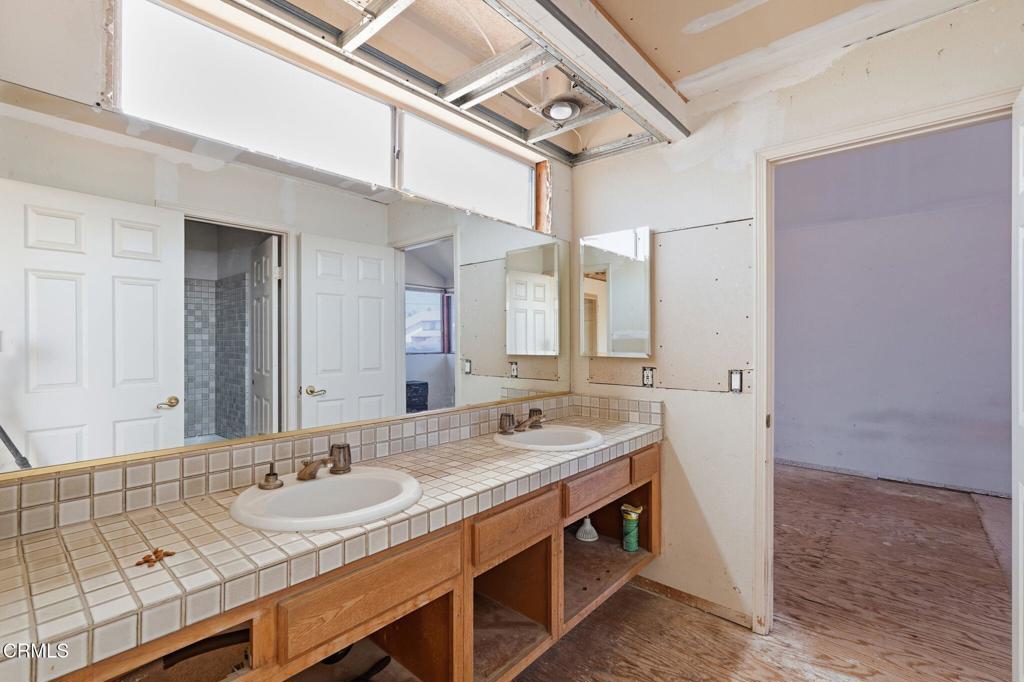 1874 Wilson Avenue Property Photo 34