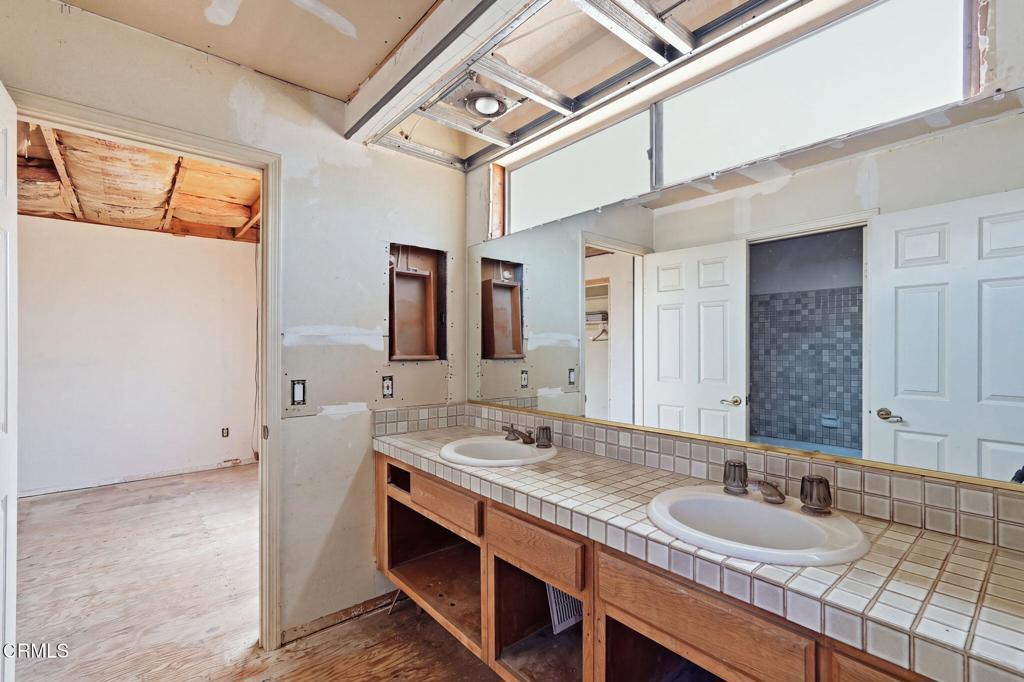 1874 Wilson Avenue Property Photo 35