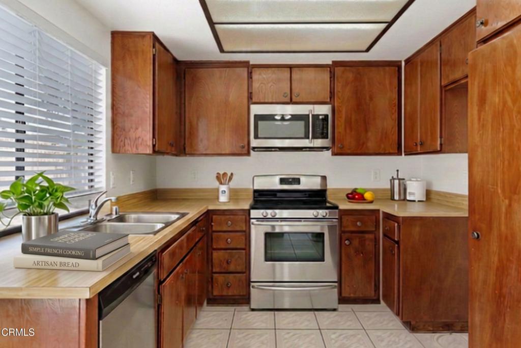 8914 Azurite Avenue Property Photo 6