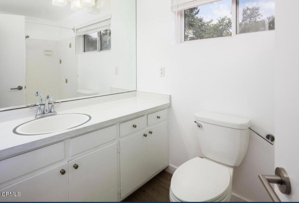2040 Hilldale Drive Property Photo 15
