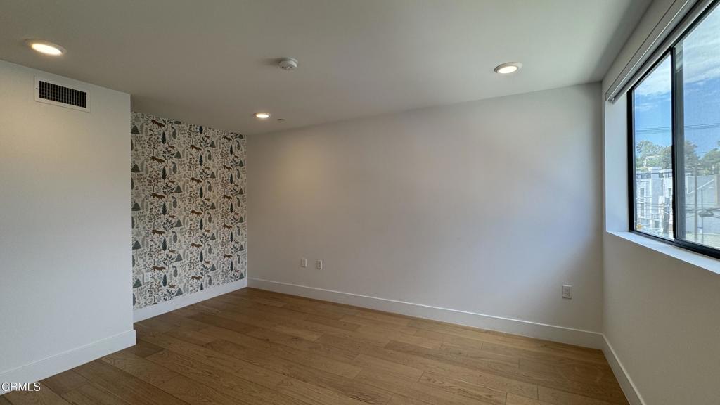 2172 Clifford Street Property Photo 12