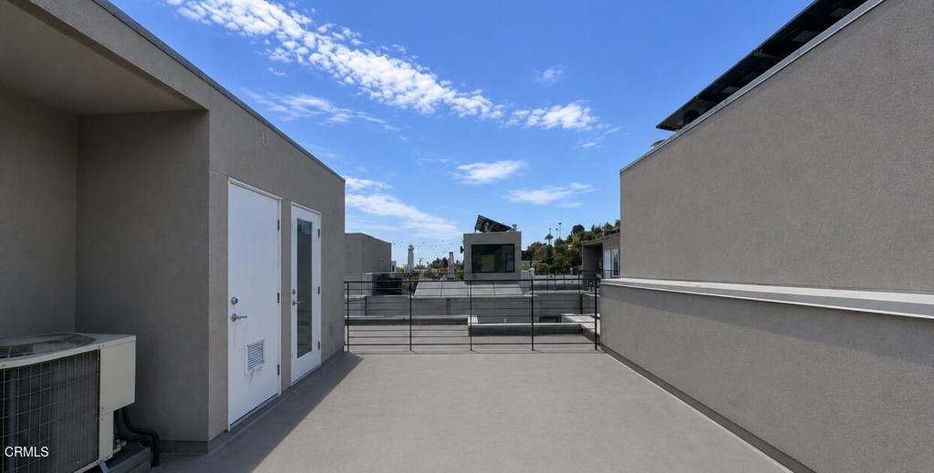 2172 Clifford Street Property Photo 18