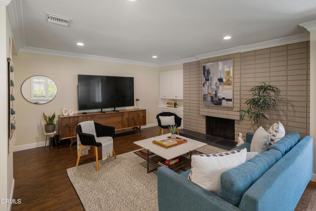 610 S Orange Grove Boulevard 6 Property Photo 6