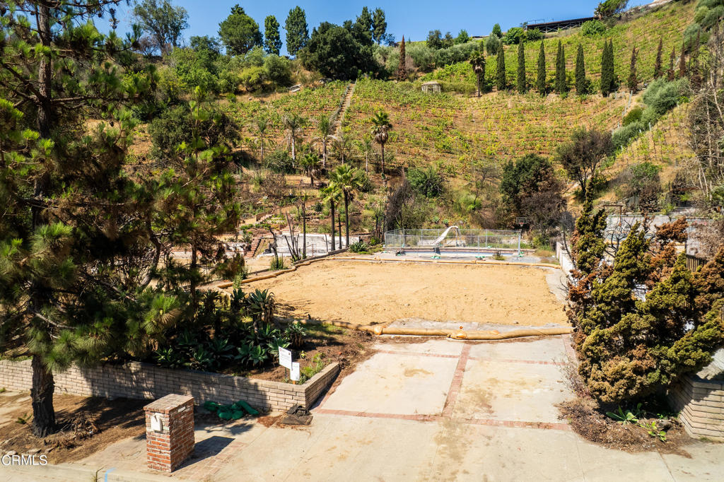 1227 Bienveneda Avenue Property Photo 1