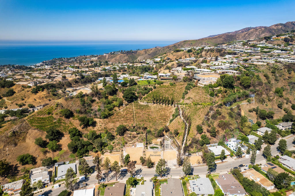 1227 Bienveneda Avenue Property Photo 16