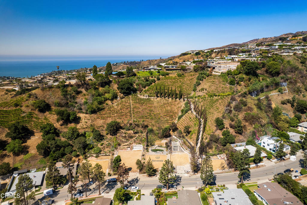 1227 Bienveneda Avenue Property Photo 17