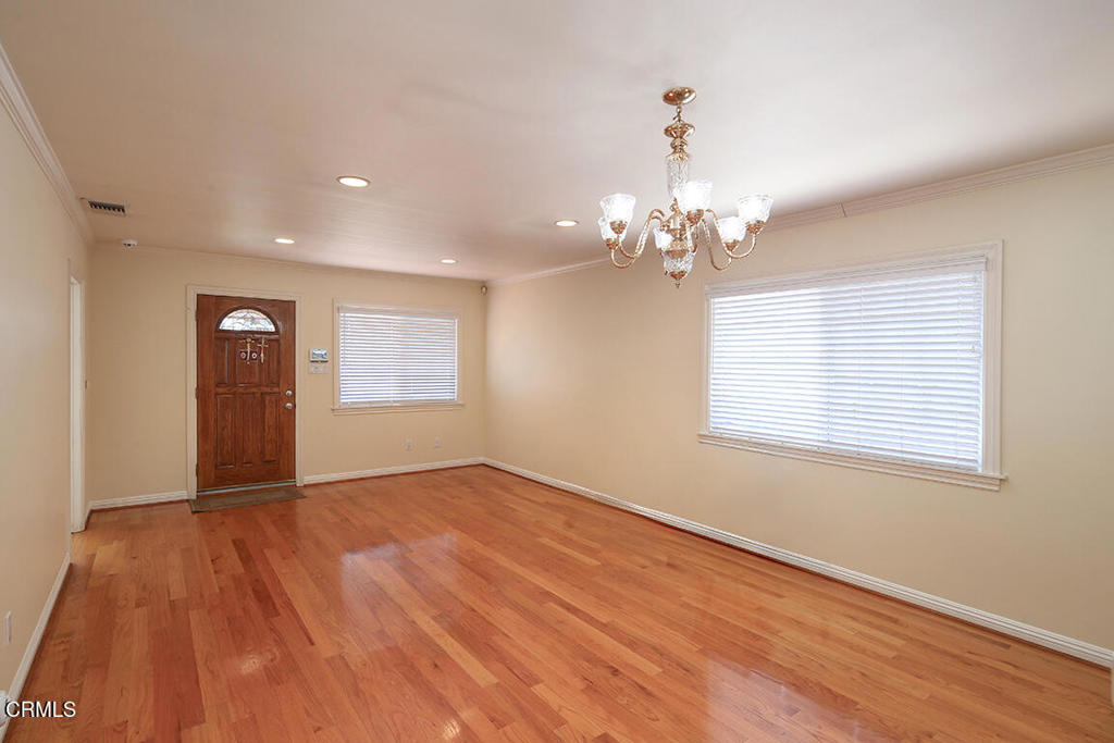 2813 Silver Street Property Photo 5