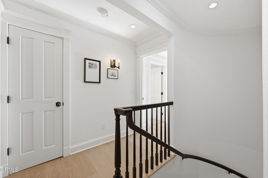 1274 New York Drive Property Photo 18