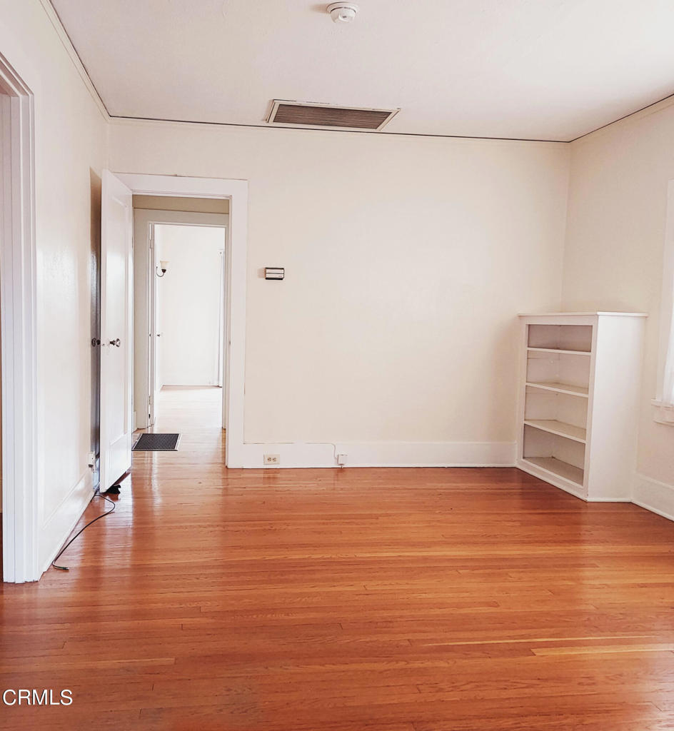1176 E Claremont Street Property Photo 6