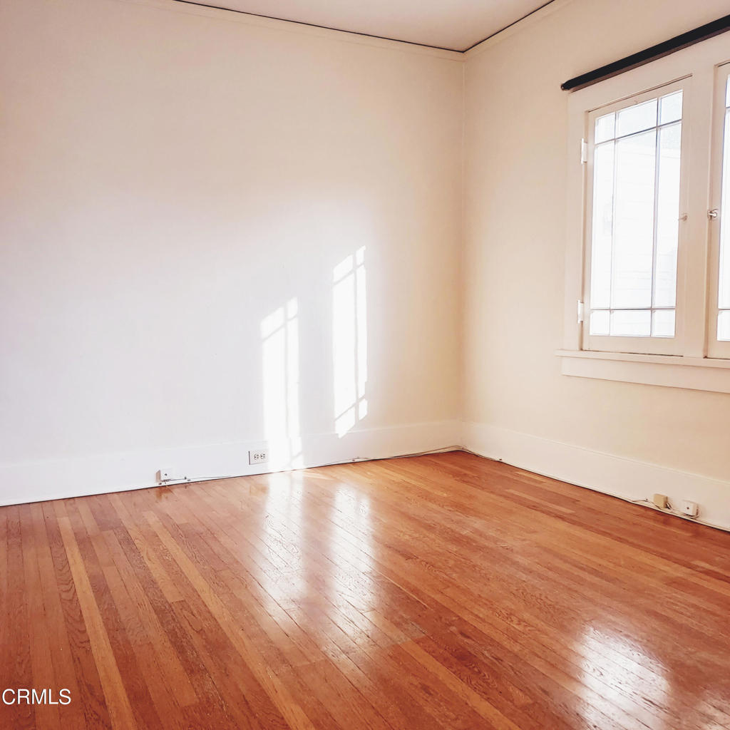 1176 E Claremont Street Property Photo 10