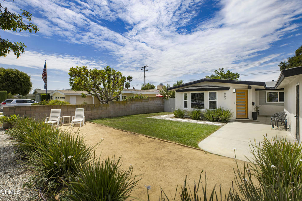 863 S Vecino Drive Property Photo 3