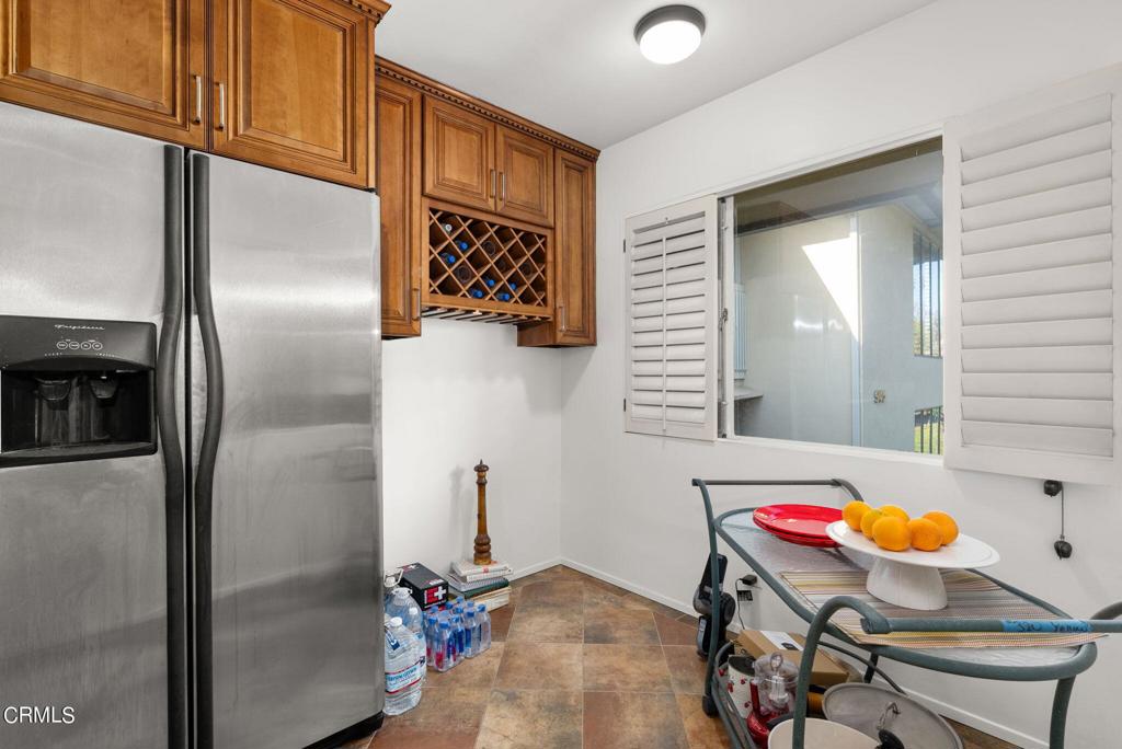 945 S Orange Grove Boulevard E Property Photo 10